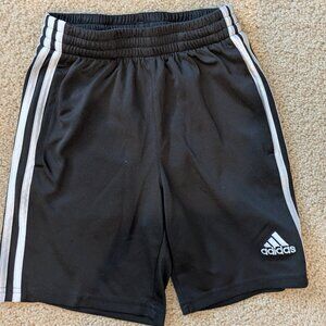 Boys Adidas black sport shorts, size small (8)